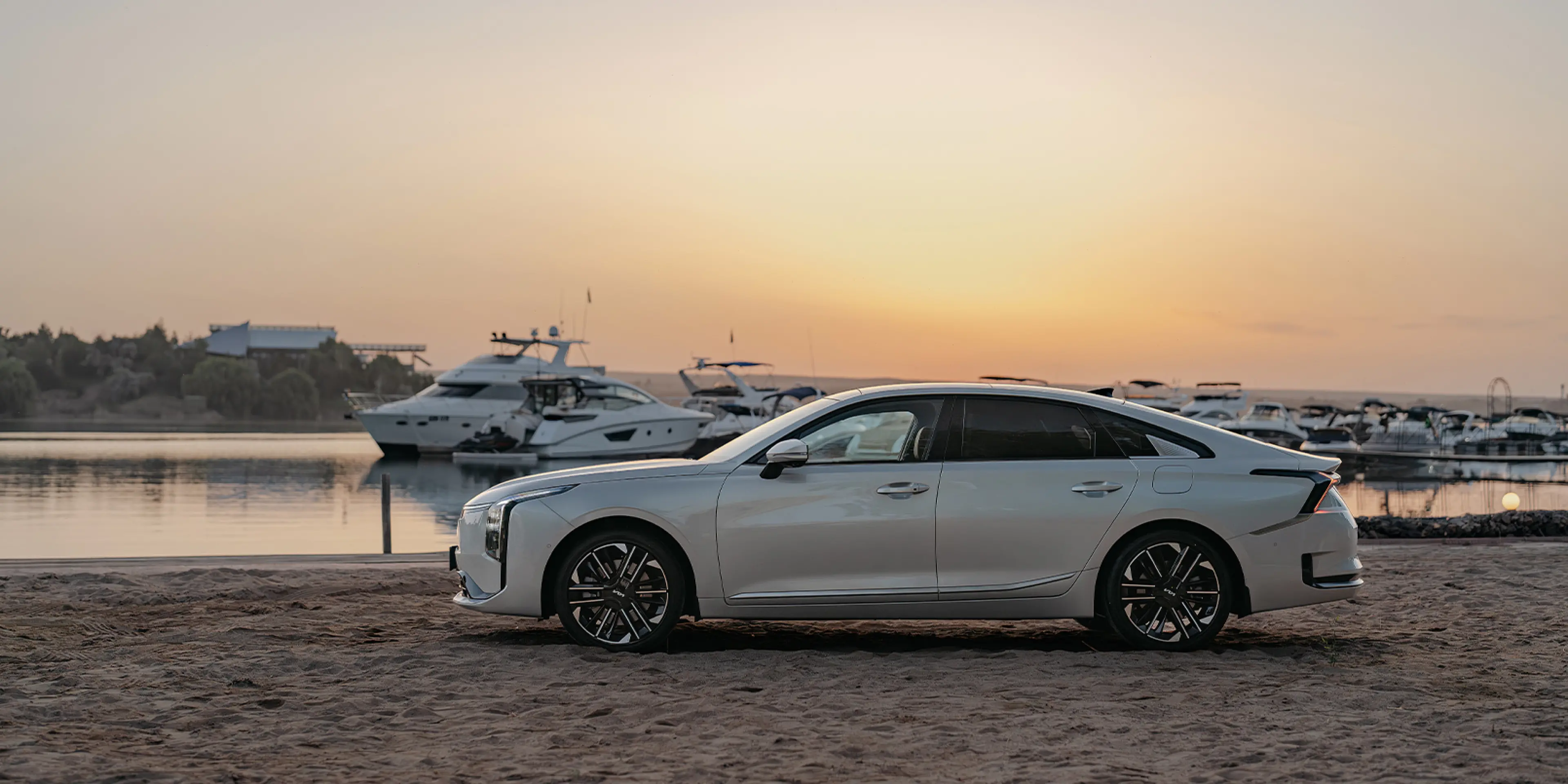 Обновленный бизнес-седан Kia K8 выходит на рынок Казахстана