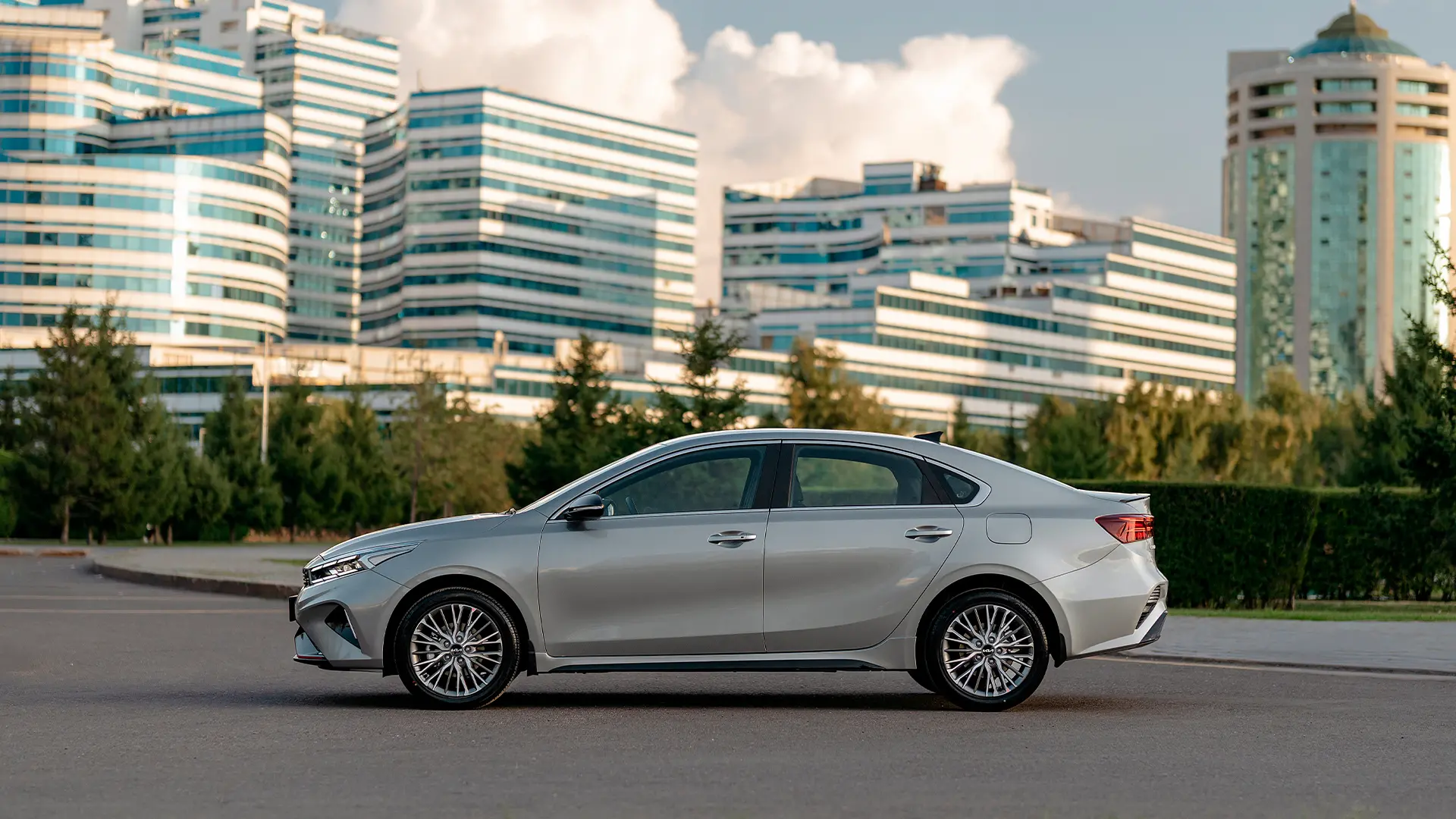 Цифрлық автонесие: өтінімнен бастап көлік кілтін алуына дейін – бар болғаны 1 сағат